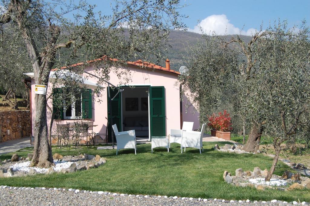 Casa Vacanze Gli Ulivi Borgomaro Room photo